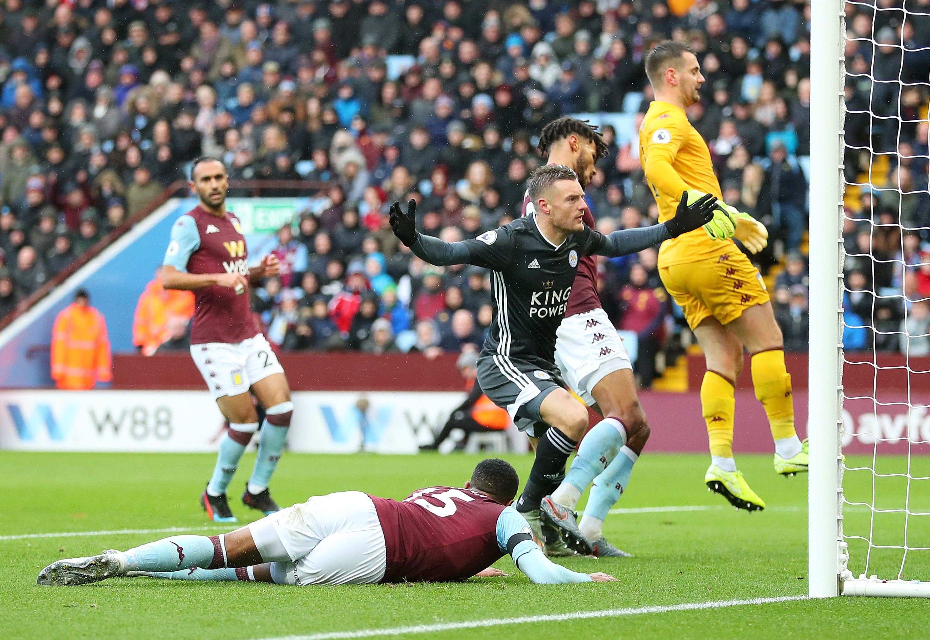 美因茨vs弗赖堡：李在城、阿米里首发，堂安律、金特尔出战.